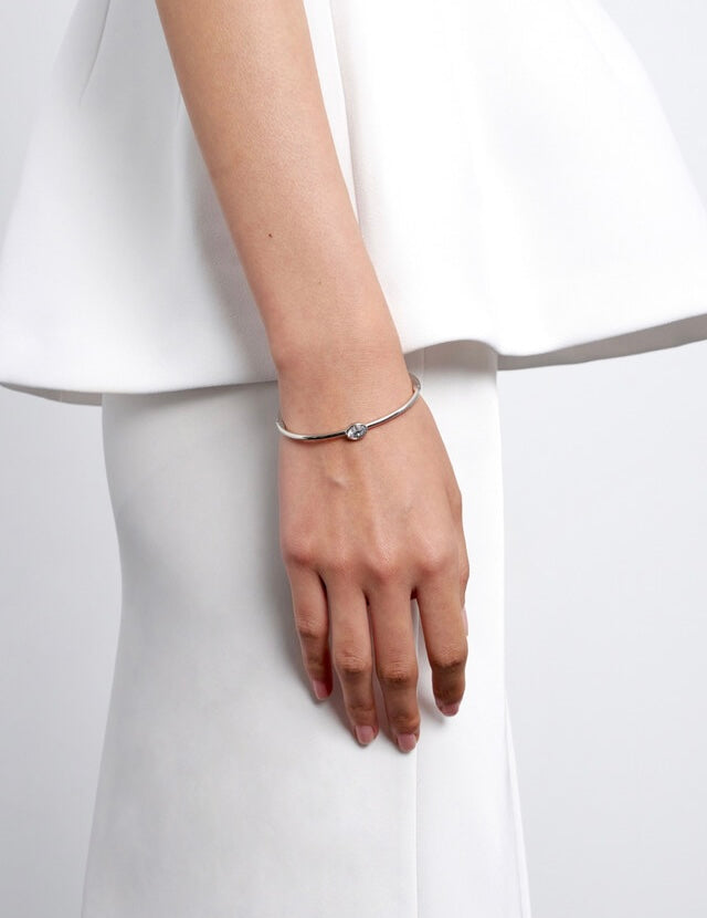 1ct Oval Diamond Bezel Bangle