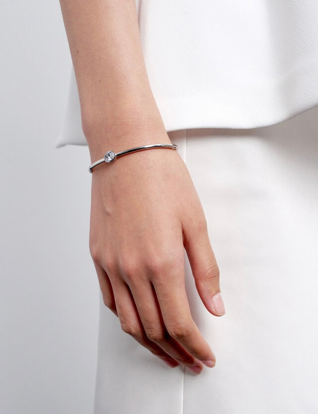 1ct Oval Diamond Bezel Bangle